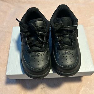All Black Nike Air Force 1 (toddler)